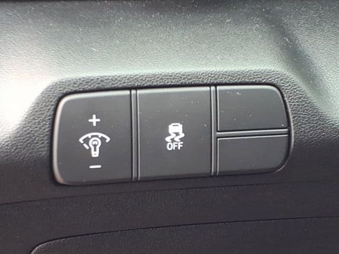 Used 2025 Hyundai Elantra Sport image 26