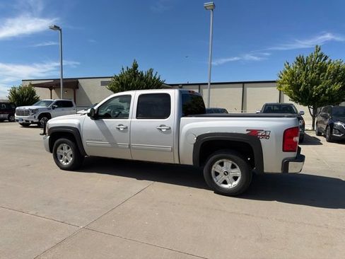 Used 2010 Chevrolet Silverado 1500 LTZ w/ Z71 Appearance Package AWD/4WD image 5
