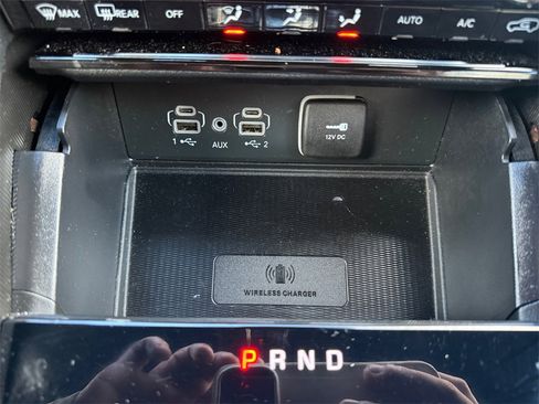 Used 2025 Jeep Grand Cherokee Laredo X w/ Luxury Tech Group I image 31