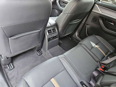 Used 2025 MAZDA CX-70 3.3 Turbo S w/ Premium Package image 18