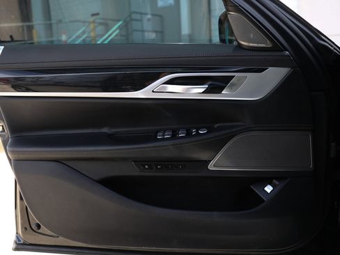 Used 2019 BMW 740i w/ M Sport Package RWD image 49