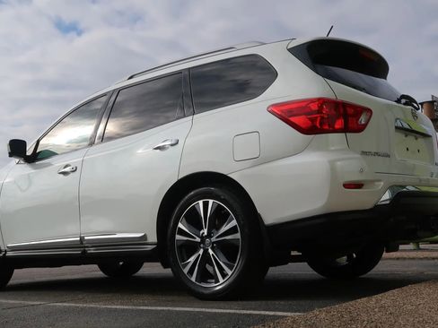 Used 2018 Nissan Pathfinder Platinum image 13