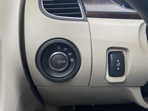 Used 2012 Ford Taurus SEL image 30