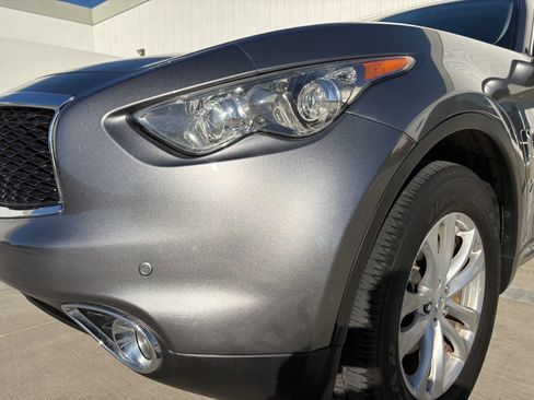 Used 2017 INFINITI QX70 AWD w/ Premium Package image 10