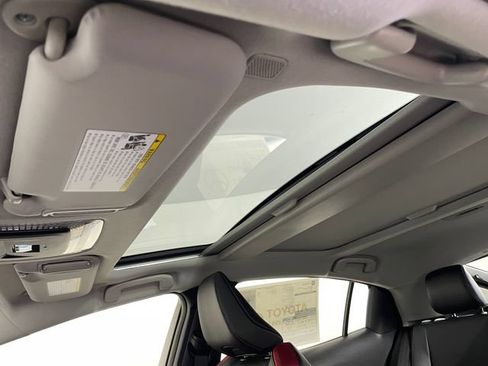 New 2026 Toyota Prius Plug-In Hybrid FWD image 8