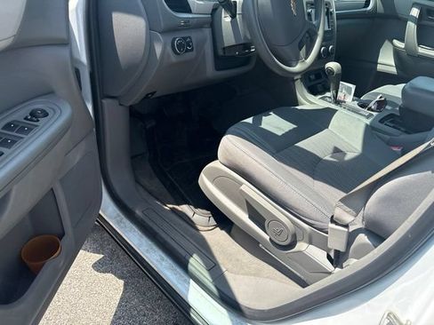 Used 2017 Chevrolet Traverse LS FWD image 6