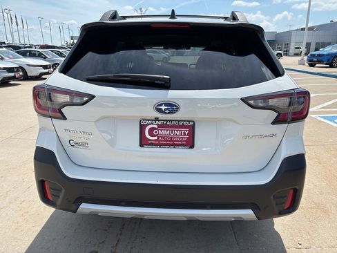 Used 2022 Subaru Outback Limited image 4