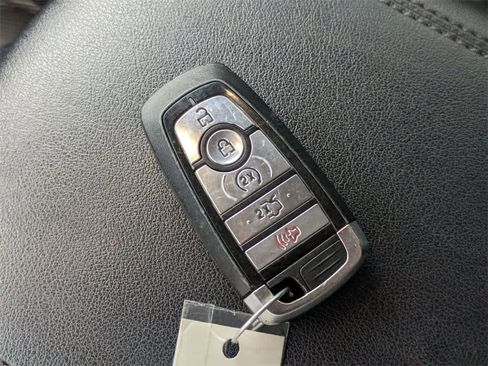 Used 2019 Ford Edge SEL w/ Equipment Group 201A image 30