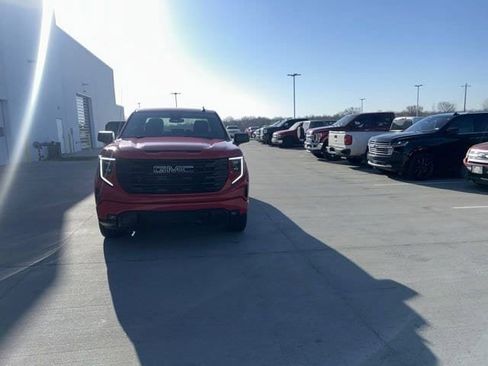 Used 2023 GMC Sierra 1500 Elevation w/ LPO, Elevation Black Package image 8