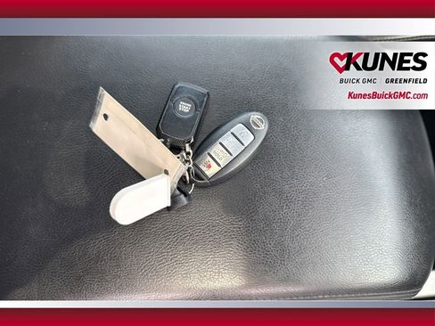 Used 2015 Nissan Armada Platinum w/ 2nd Row Captain Seat Package AWD/4WD image 39