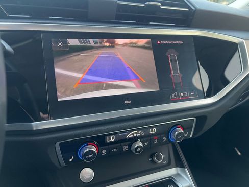 Used 2020 Audi Q3 2.0T Premium Plus w/ Premium Plus Package image 28