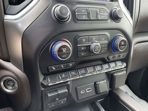 Used 2022 Chevrolet Silverado 2500 LTZ w/ LTZ Convenience Package image 14