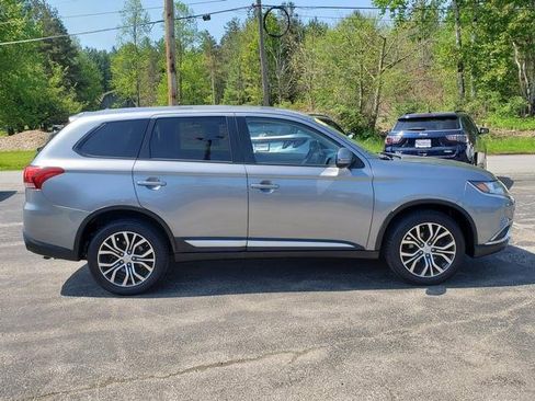 Used 2016 Mitsubishi Outlander SE AWD/4WD image 8