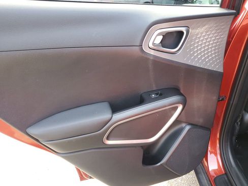 Certified 2023 Kia Soul LX FWD image 16