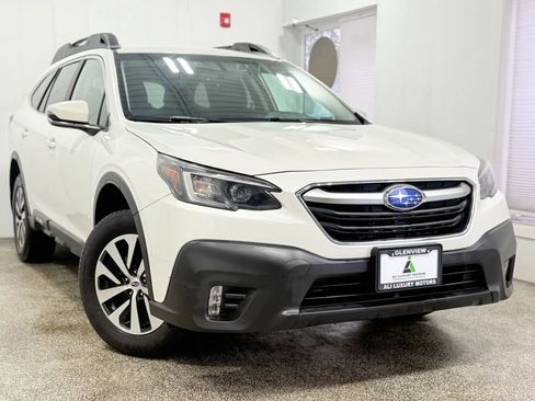 Used 2022 Subaru Outback Premium image 3