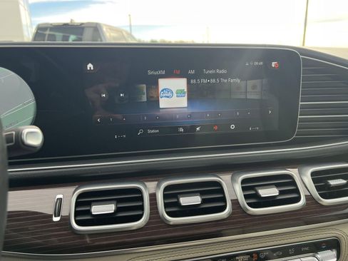 Used 2021 Mercedes-Benz GLS 580 4MATIC image 25