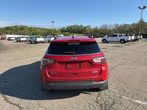 Used 2019 Jeep Compass Latitude w/ Cold Weather Group AWD/4WD image 4