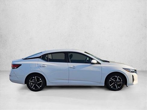 Used 2024 Nissan Sentra SV FWD image 4