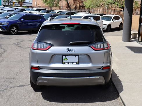 Used 2020 Jeep Cherokee Limited FWD image 10