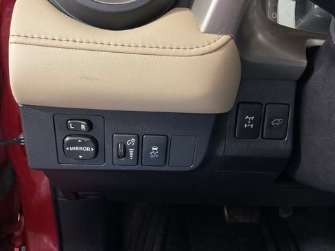 Used 2014 Toyota RAV4 Limited AWD/4WD image 29