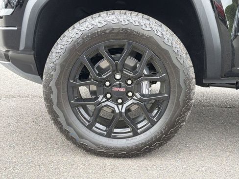 New 2026 GMC Canyon Denali w/ LPO, Denali Black Edition AWD/4WD image 12