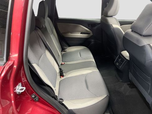 Used 2025 Subaru Forester Premium AWD/4WD image 27