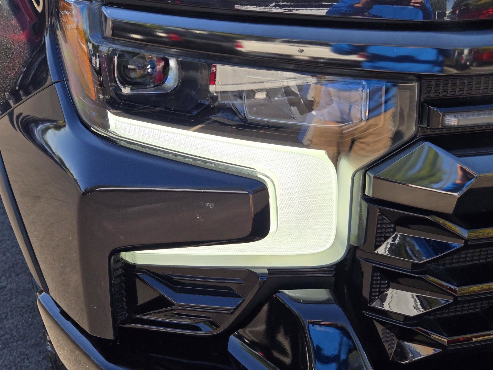 Used 2023 Chevrolet Silverado 1500 ZR2 w/ Technology Package AWD/4WD image 5