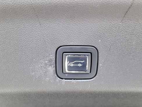 Used 2022 Chevrolet Tahoe High Country AWD/4WD image 5