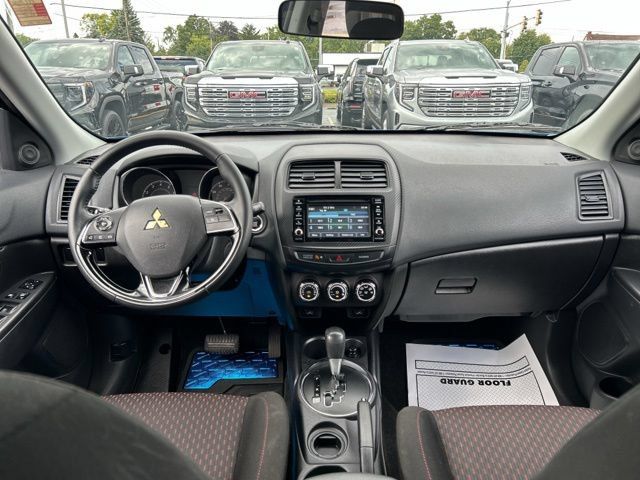 Used 2017 Mitsubishi Outlander Sport SE FWD image 20