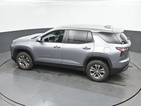 Used 2025 Chevrolet Equinox LT FWD image 33