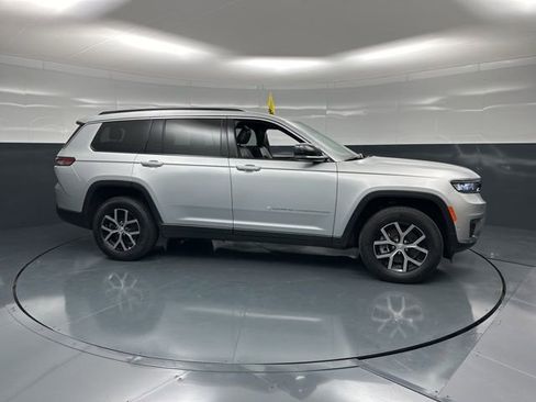 Certified 2024 Jeep Grand Cherokee L Limited w/ Luxury Tech Group II image 3