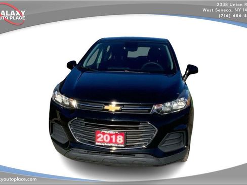 Used 2018 Chevrolet Trax LS w/ LPO, Protection Package FWD image 2