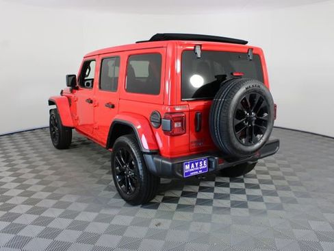 Used 2025 Jeep Wrangler Unlimited Sahara w/ Safety Group AWD/4WD image 21