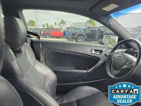 Used 2014 Hyundai Genesis 3.8 image 17