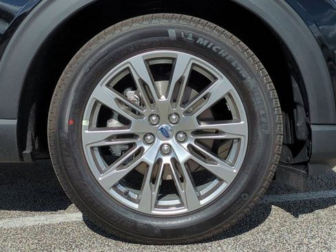 New 2026 Ford Explorer Platinum image 11