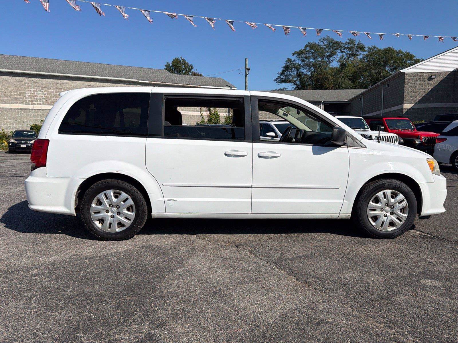 Used 2017 Dodge Grand Caravan SE w/ Power Window Group FWD image 11