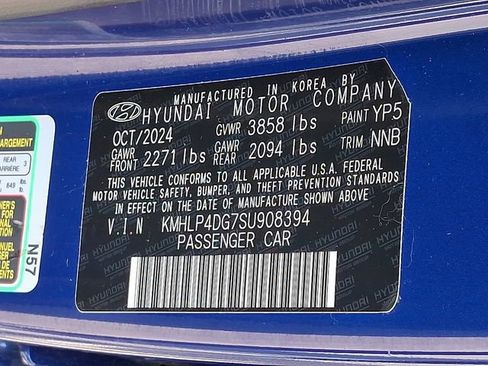 Certified 2025 Hyundai Elantra Limited FWD image 26