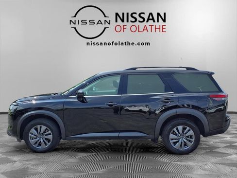 Used 2025 Nissan Pathfinder SV AWD/4WD image 26