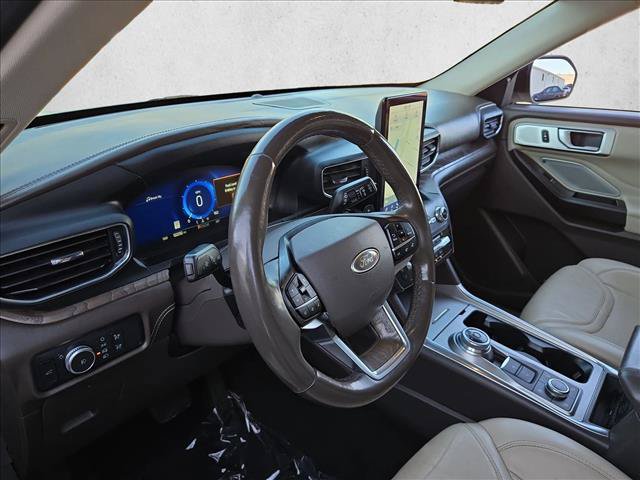 Used 2020 Ford Explorer Platinum w/ Premium Technology Package AWD/4WD image 10