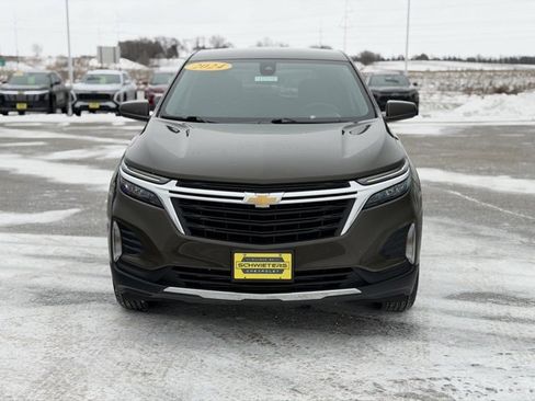 Used 2024 Chevrolet Equinox LT image 2