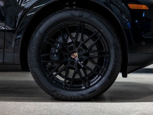 Certified 2025 Porsche Cayenne Coupe image 22