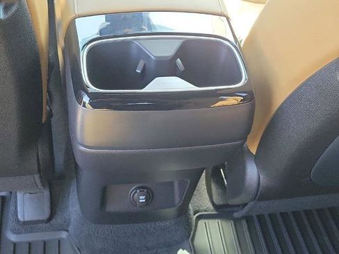 Used 2022 Kia Telluride SX w/ Towing Package FWD image 17