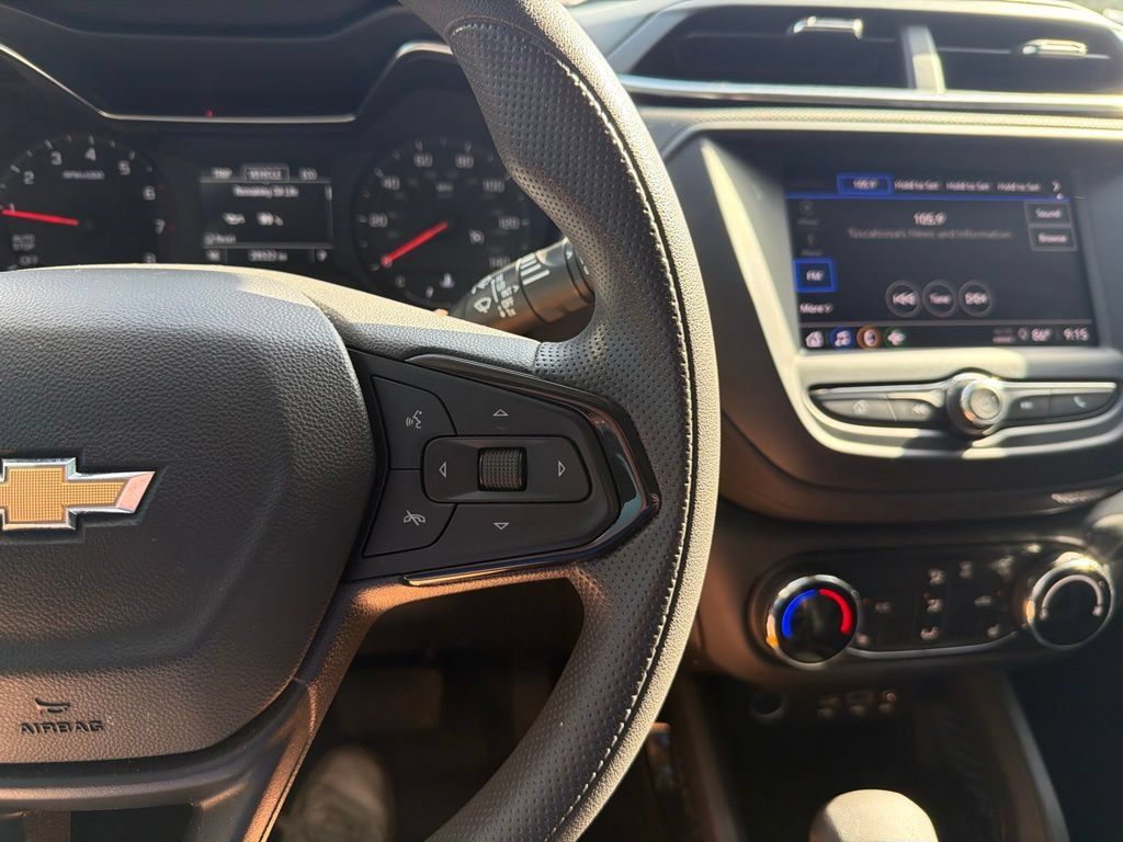 Used 2023 Chevrolet TrailBlazer LT FWD image 20