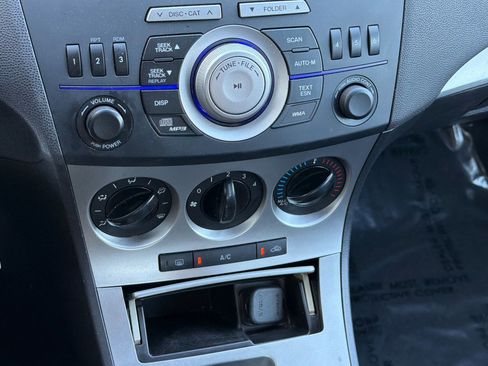 Used 2010 MAZDA MAZDA3 i Touring image 22