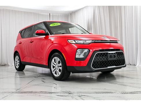 Used 2021 Kia Soul LX FWD image 2