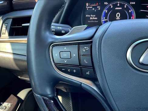 Used 2020 Lexus ES 350 w/ Luxury Package image 24