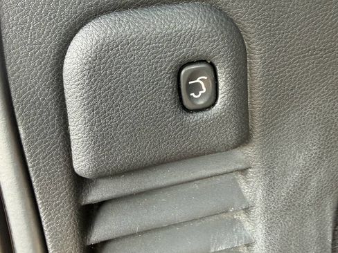 Used 2016 Jeep Grand Cherokee Overland image 37