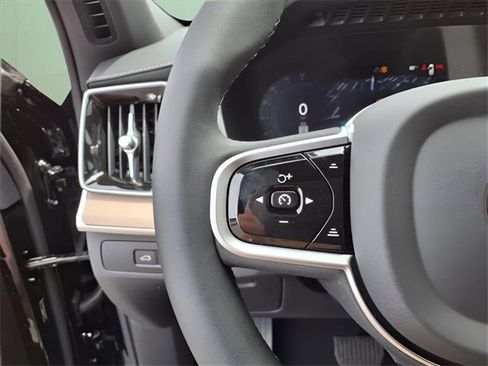 New 2025 Volvo XC90 T8 Core w/ Protection Package Premier image 13