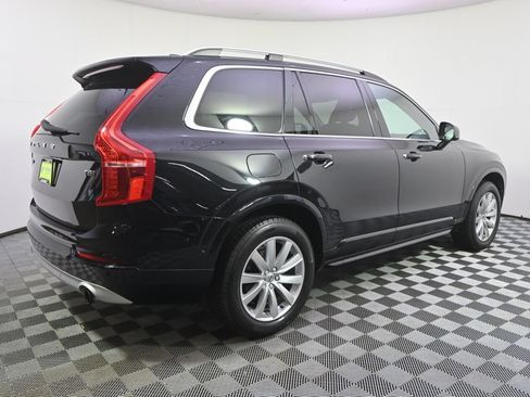 Used 2018 Volvo XC90 T5 Momentum w/ Convenience Package AWD/4WD image 7