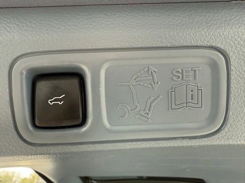 Used 2022 Lincoln Navigator L Black Label image 12